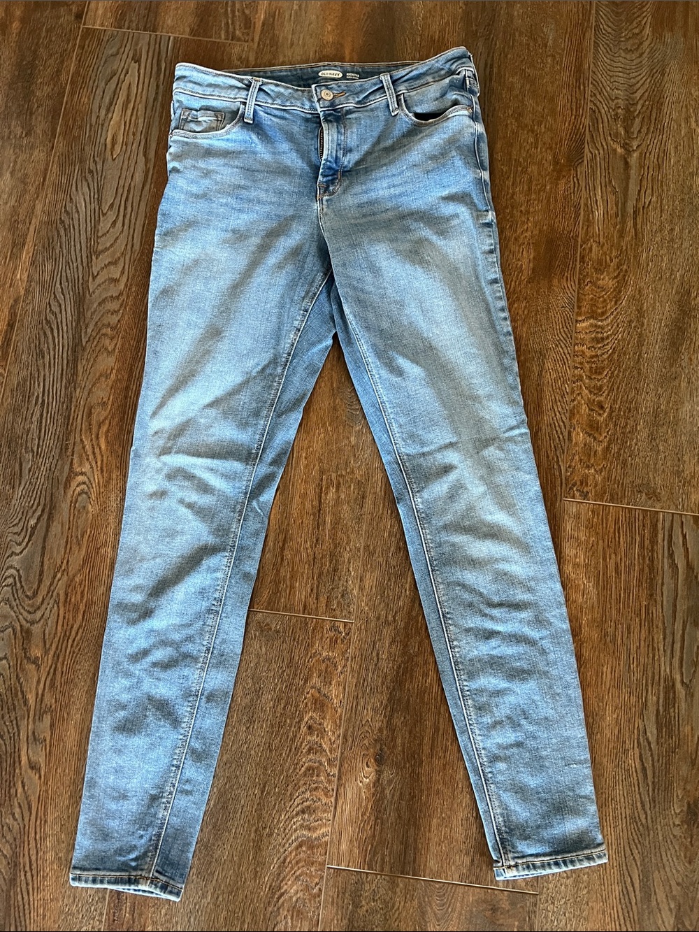 Light Wash Women's Skinny Jeans